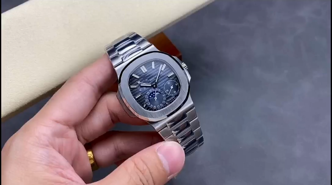 Patek Philippe Super clone – 40mm Blue Dial Titanium Mens Timepiece