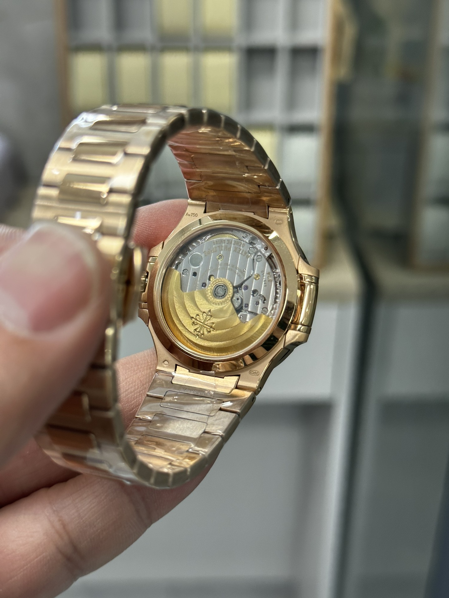 Nautilus 7118 1R 001 Super Clone Rose Gold Silver Dial Ladies Watch