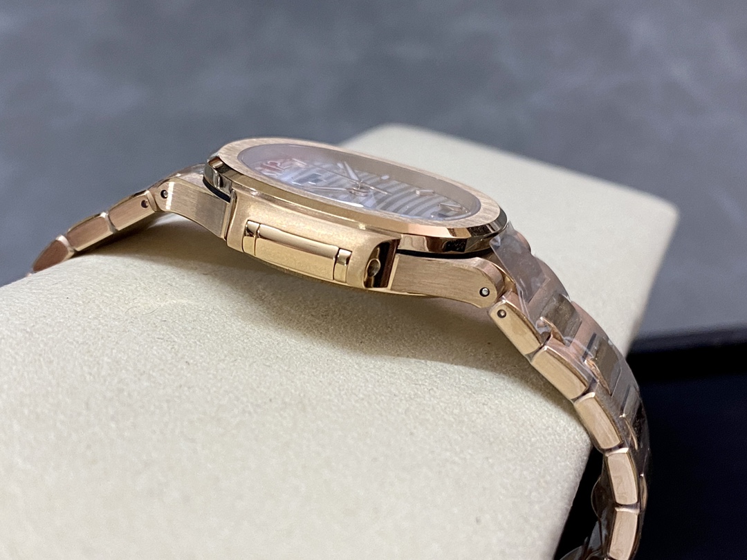 Nautilus 7118 1R 001 Super Clone Rose Gold Silver Dial Ladies Watch