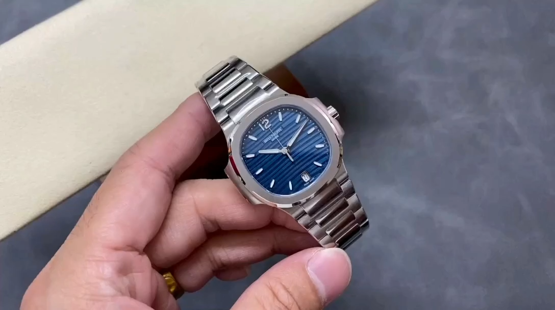 Nautilus 7118 1A 001 Super Clone Silver Blue Dial Ladies Watch