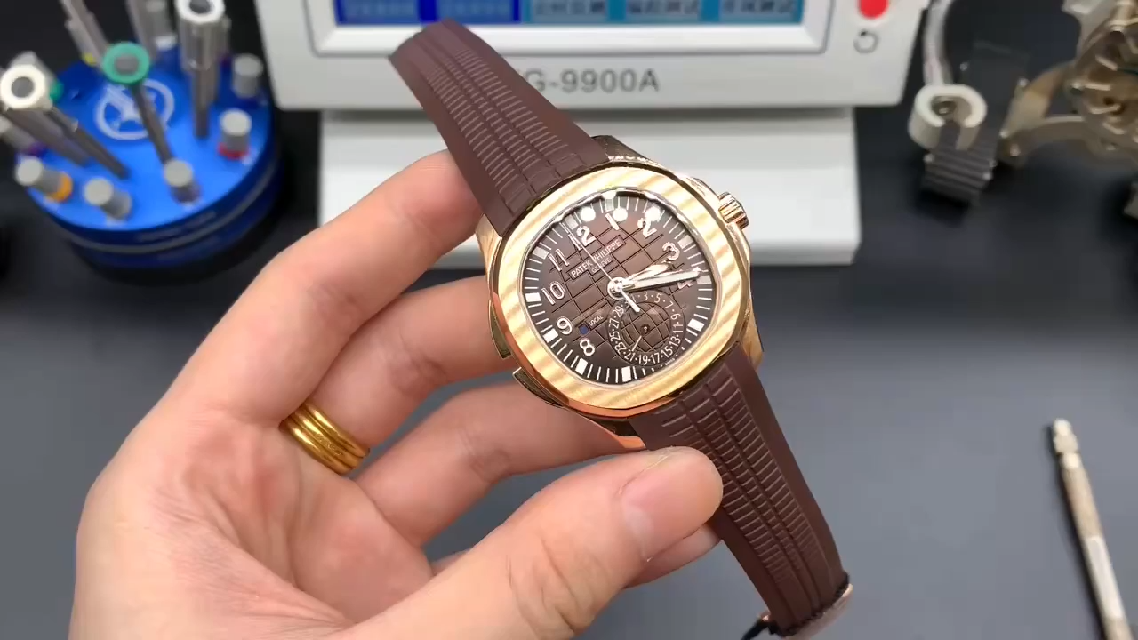 40MM Brown Dial Gold‑Tone Stainless Steel Sports‑Luxury Automatic Timepiece for Men