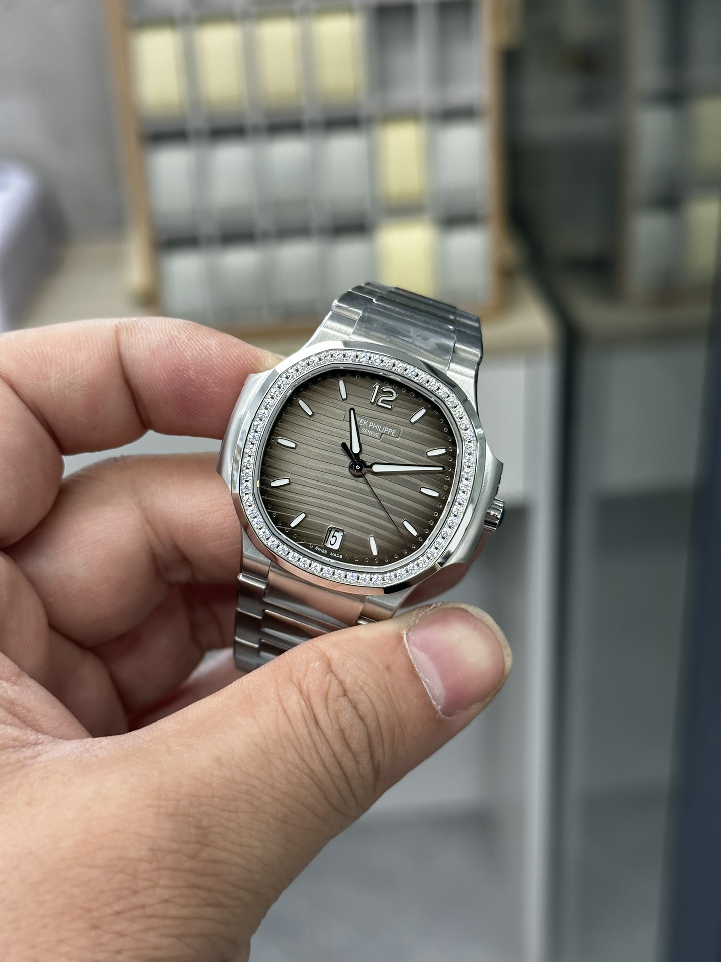 Nautilus 7118 1200A 011 Super Clone Silver Grey Dial Ladies Watch