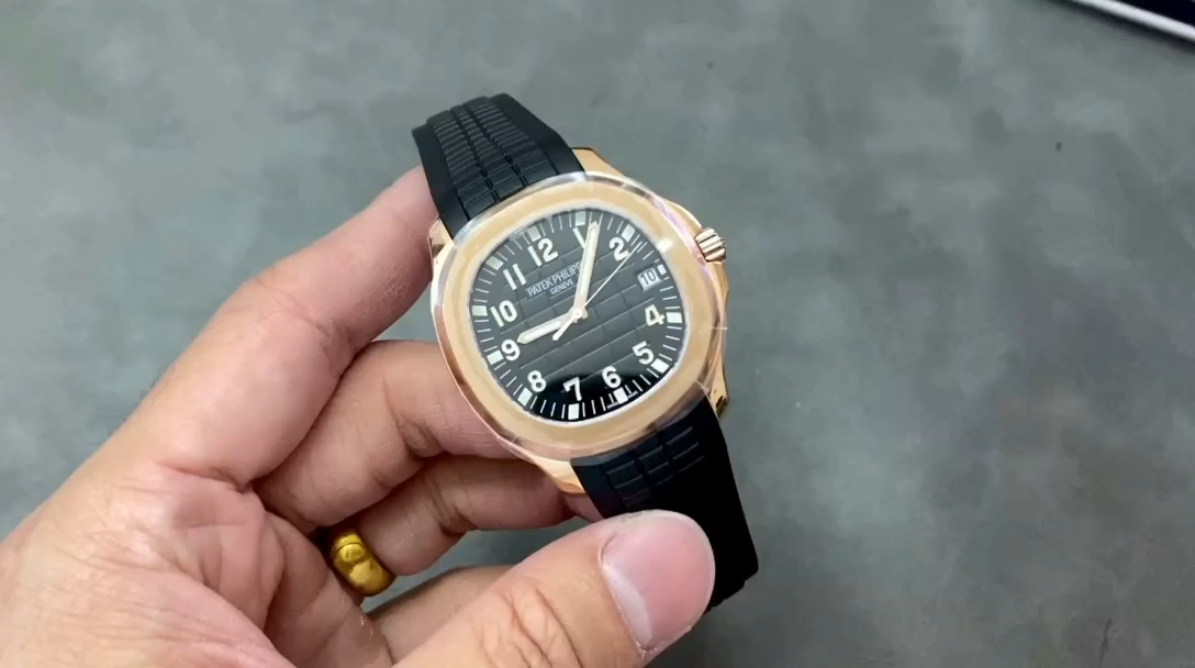 40MM Gold‑Tone Round Automatic Sports Dive Watch with Black Analog Dial