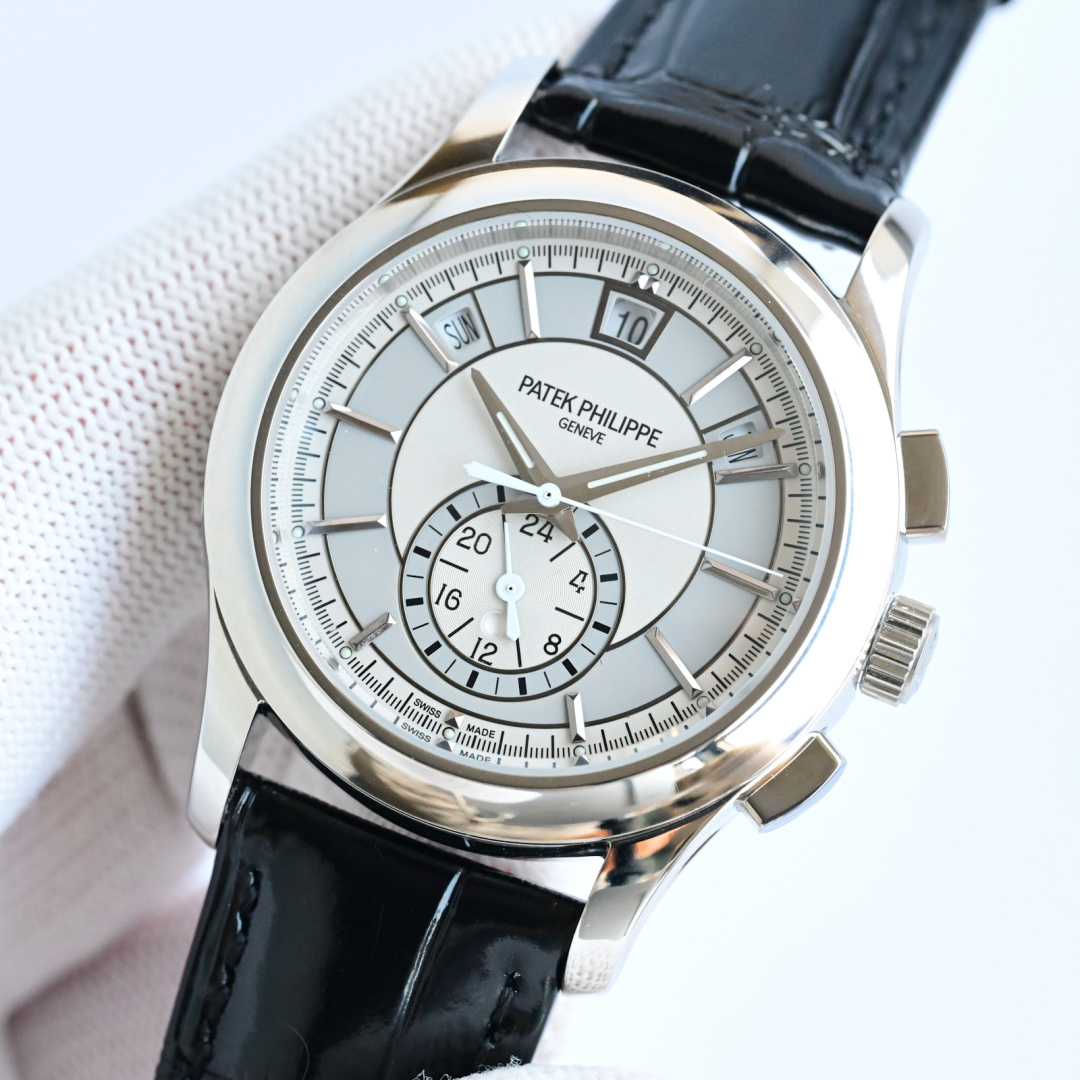 42mm Silver Sunburst Dial Multi-Function Chronograph Watch