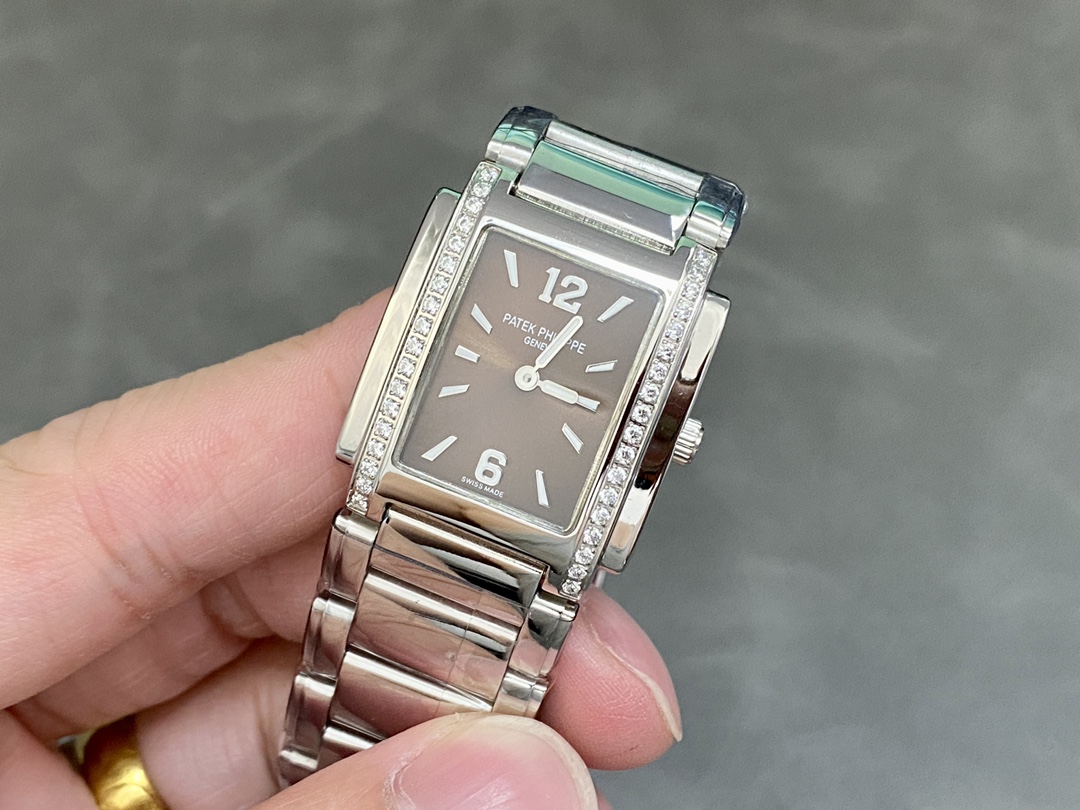 Patek Philippe 4910 1200A 010 Super Clone Elegant Lady Timepiece