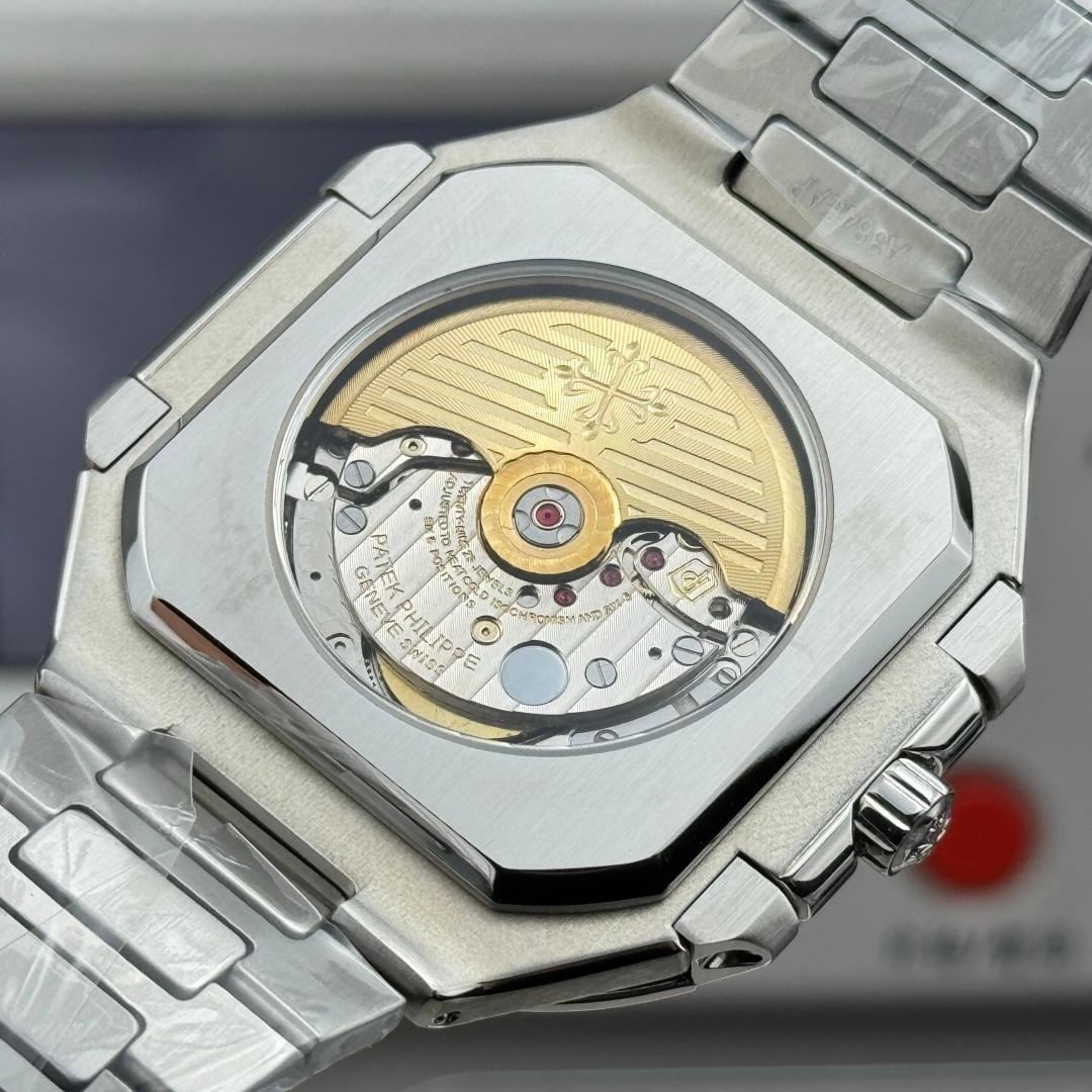 Square Nautilus-inspired 5821 White Sunburst Full Steel Super Clone