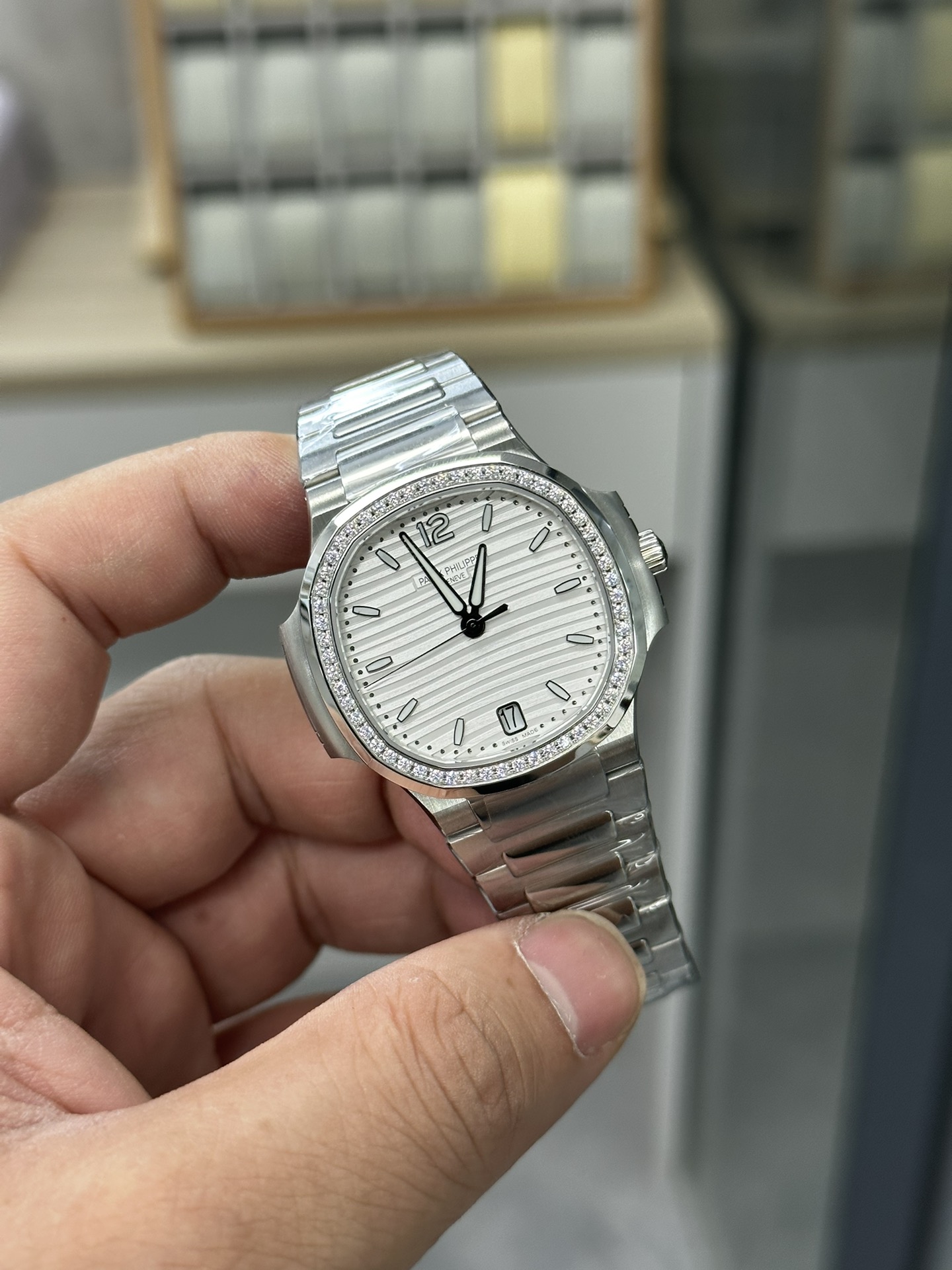 Nautilus 7118 1200A 010 Super Clone Silver White Dial Ladies Watch