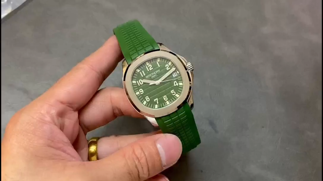 40MM Green Dial Silver‑Tone Stainless Steel Slim Sports‑Luxury Timepiece for Men