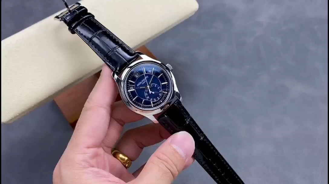 40mm Blue Dial White Gold Complications Precision Timepiece for Gentlemen