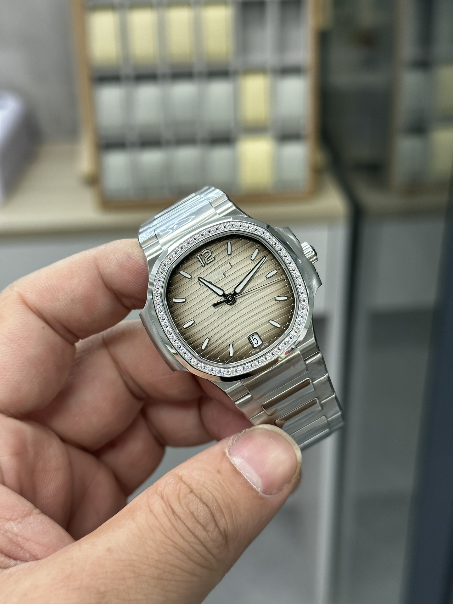 Nautilus 7118 1200A 011 Super Clone Silver Grey Dial Ladies Watch