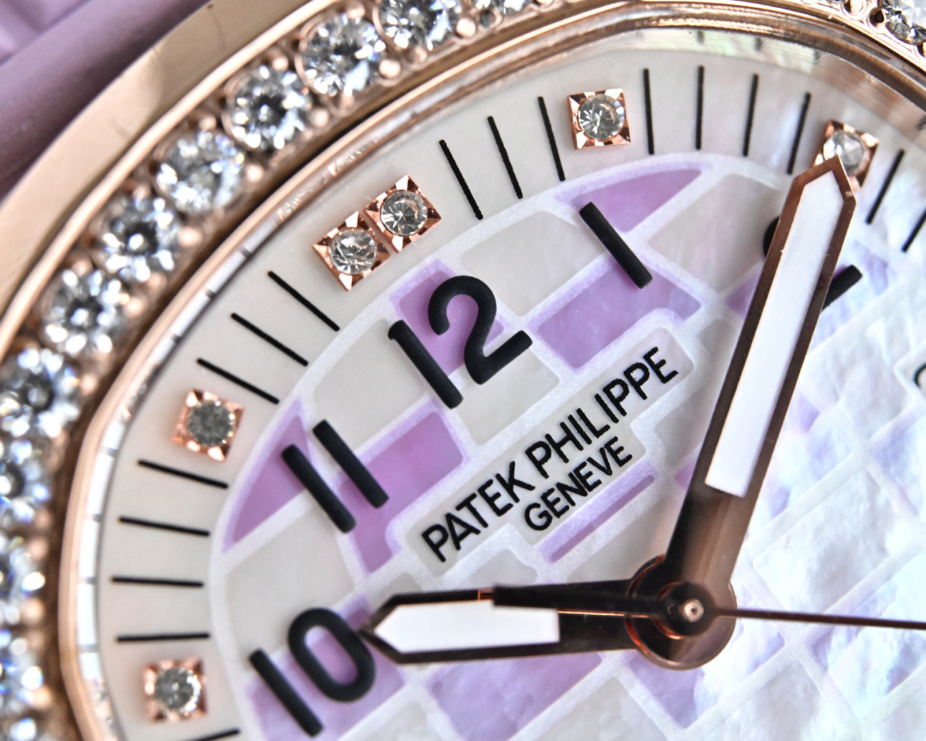 Rose Gold Checkerboard Dial Quartz Watch with Diamond Bezel – 5067A Style Design
