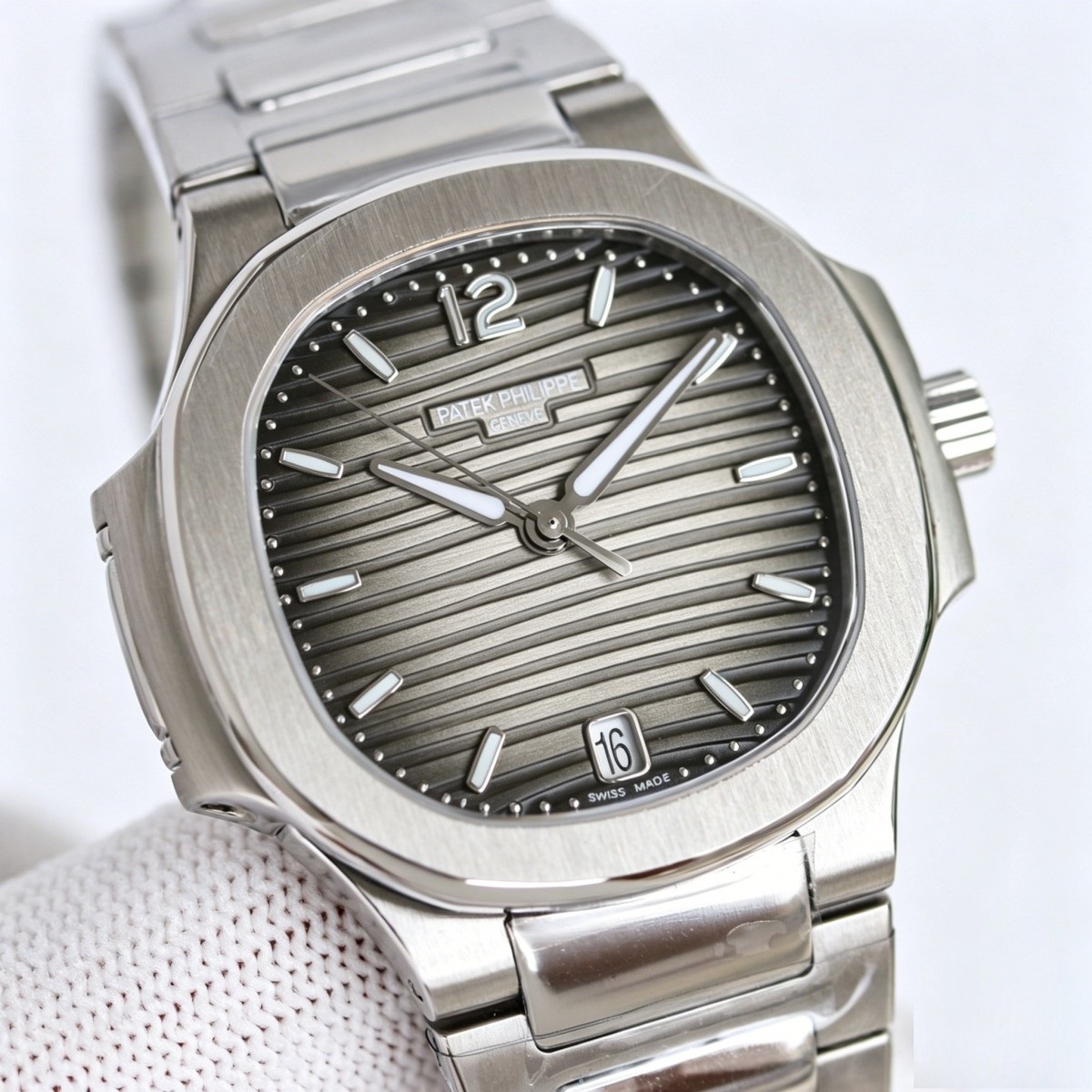 White Gold Minimalist Watch with Grey Striped Dial – Nautilus-Inspired Precision Craftsmanship