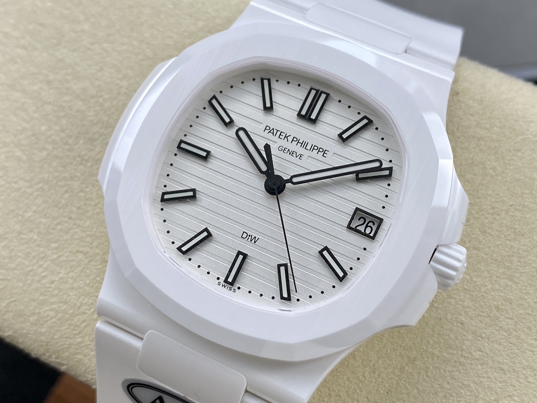 Nautilus 5711 Super Clone – 40MM White Fiber White Dial Unisex Rubber Strap Watch