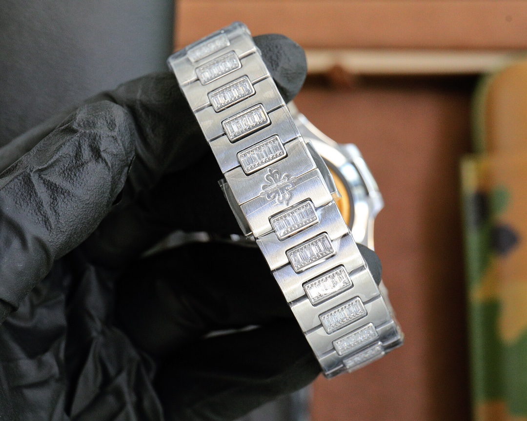 Patek Philippe Nautilus 7118 Super Clone | White Dial Ladies Automatic