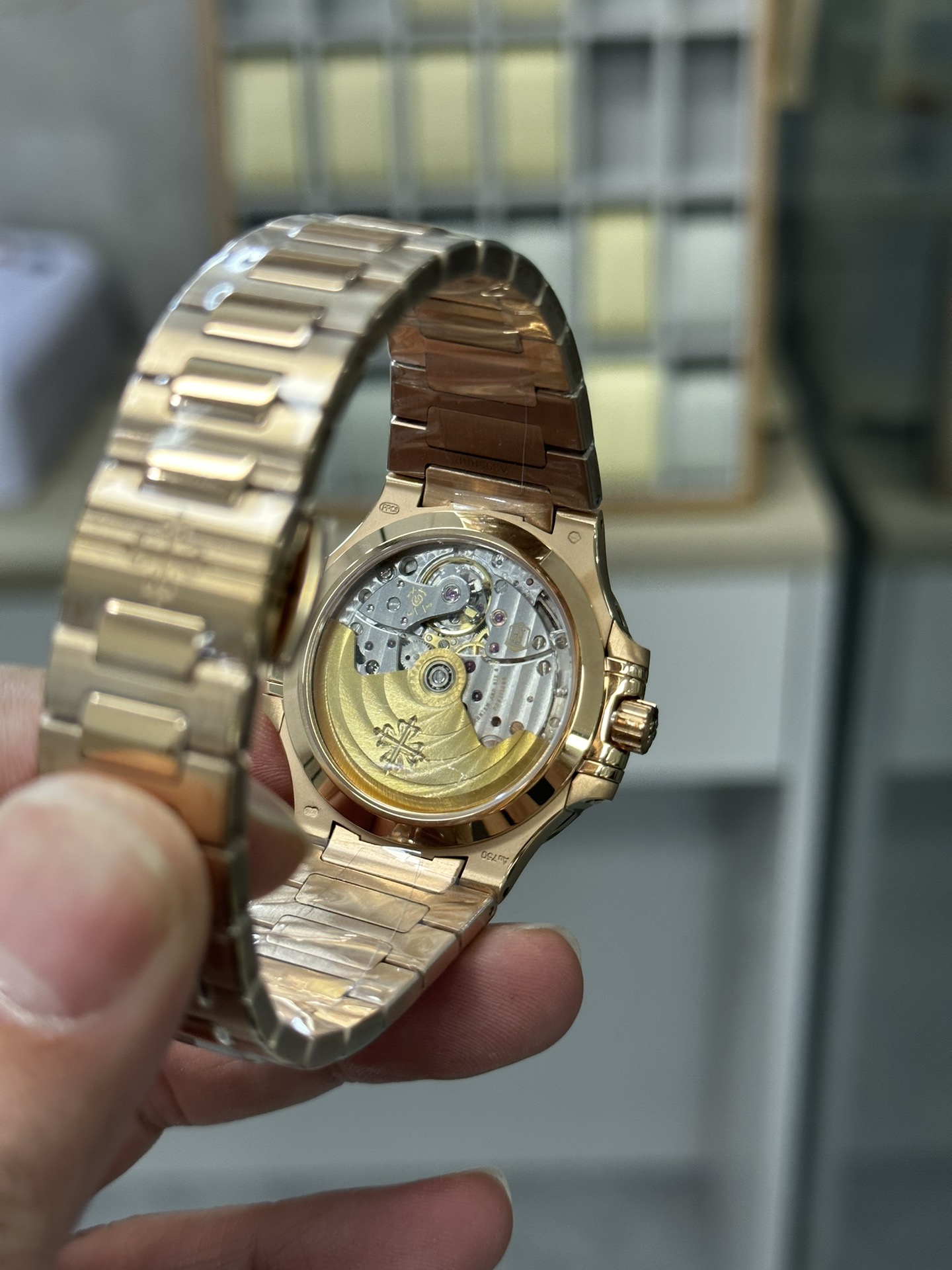 Nautilus 7118 1200R 010 Super Clone Elegant Ladies Timepiece