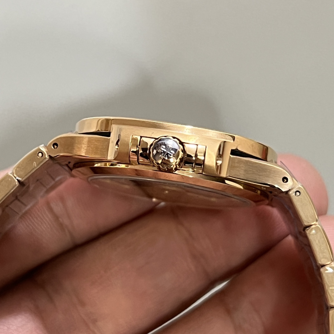 Nautilus 7118 1300R 001 Super Clone Luxe Rose Gold Ladies Watch