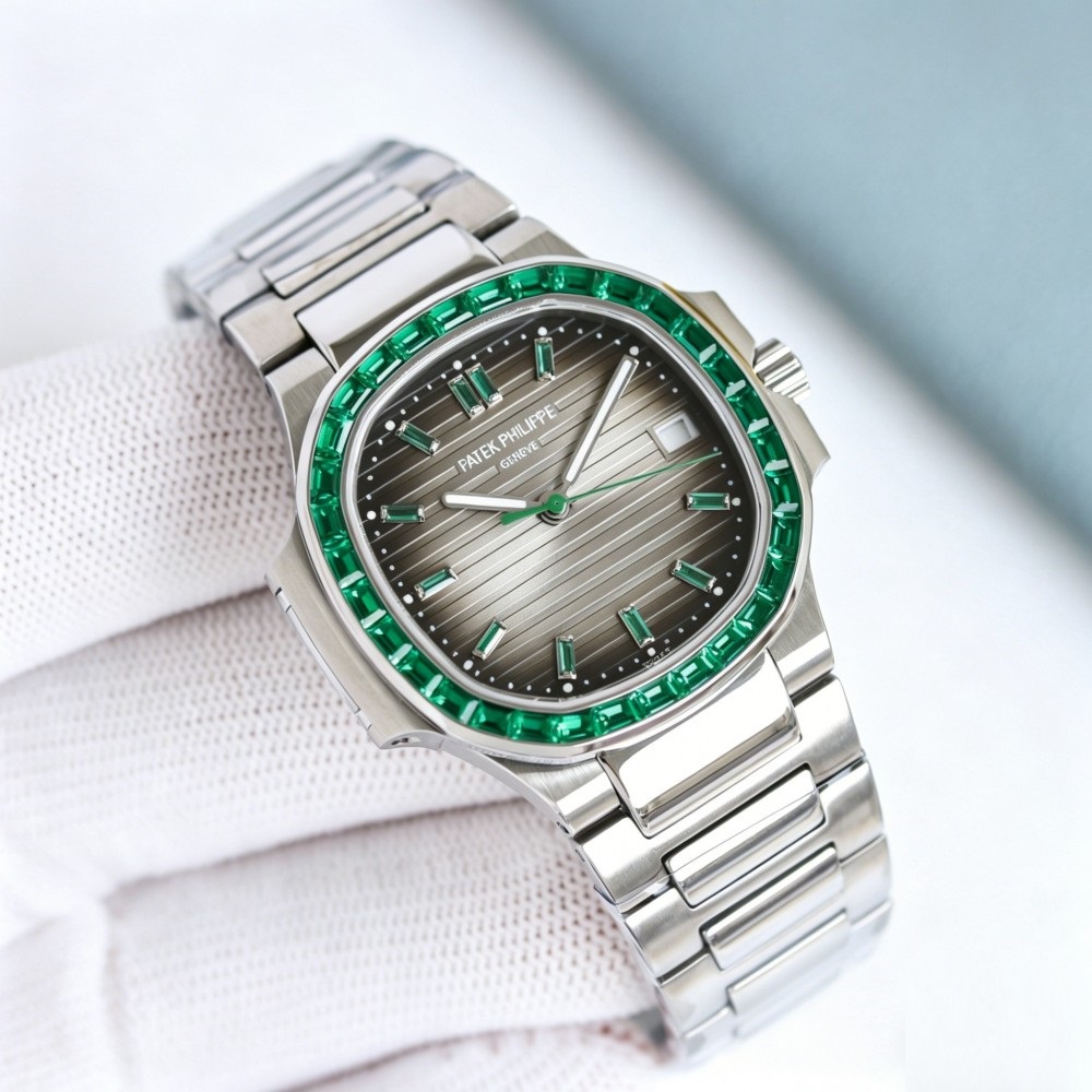 35.2mm Grey Dial Emerald Nautilus-inspired Super Clone