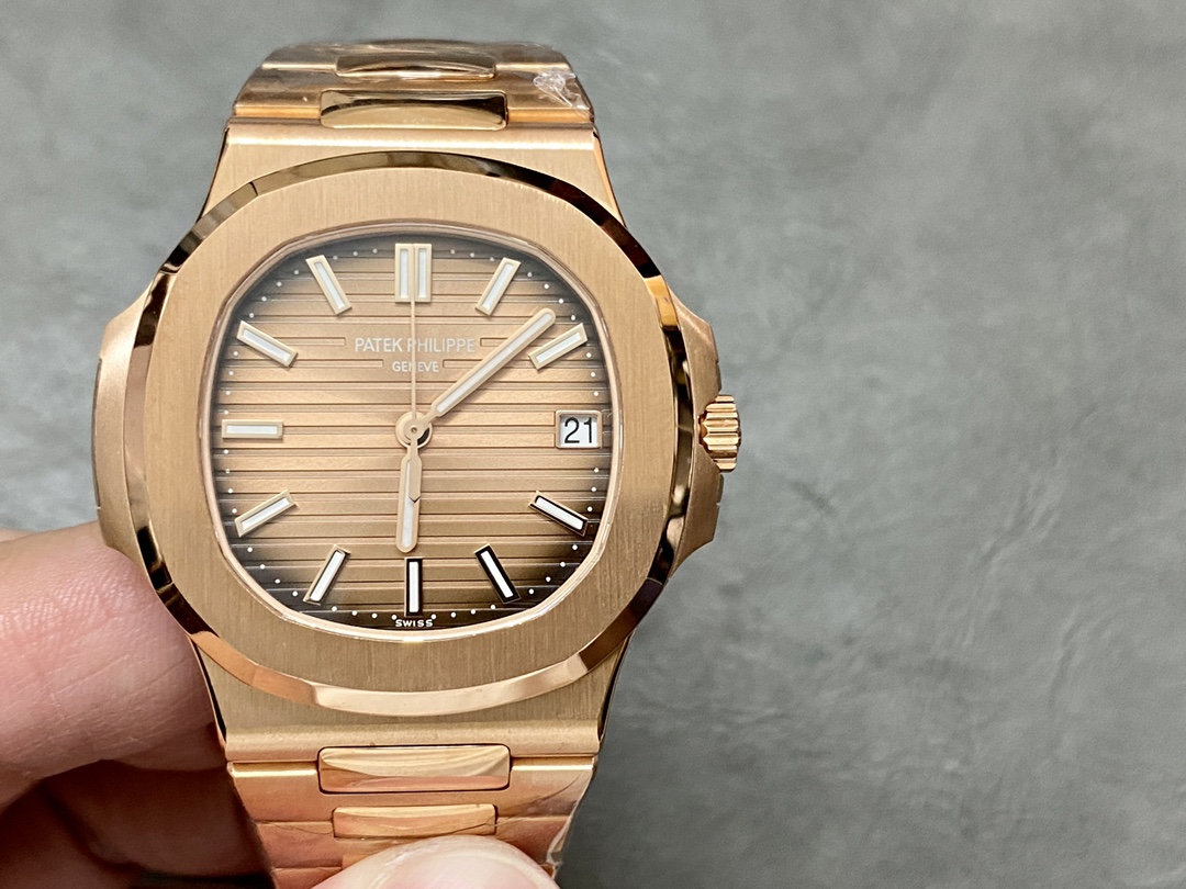 Nautilus 5711 1R 001 Super clone – Rose Gold Titanium Luxury Timepiece