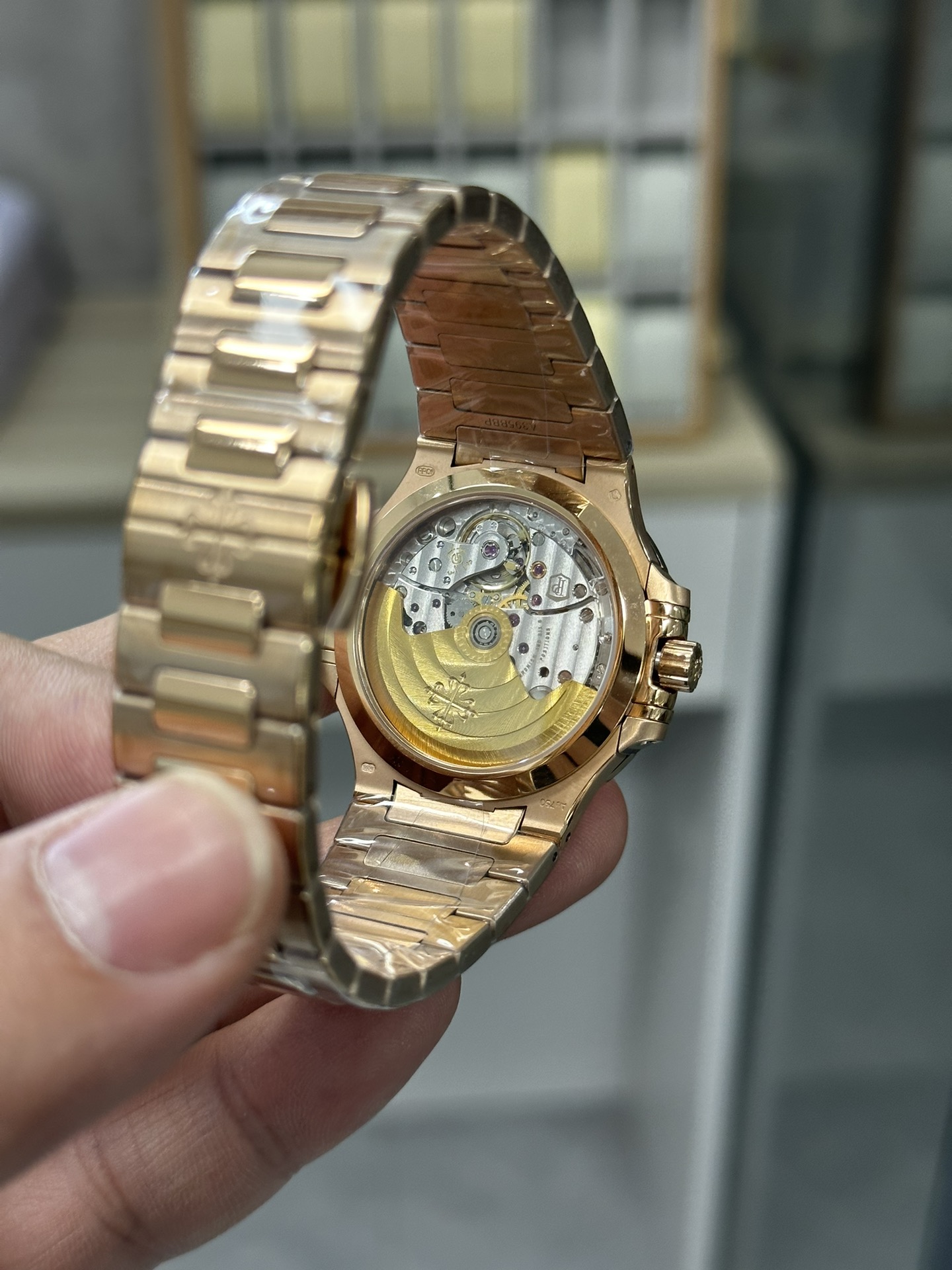 Nautilus 7118 1200R 010 Super Clone Elegant Ladies Timepiece