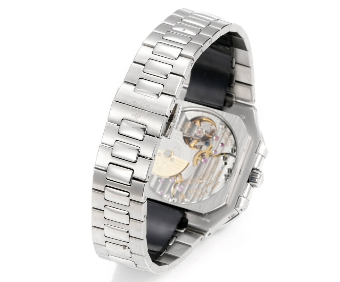 Square Nautilus-inspired 5822 Black Sunburst Annual Calendar Super Clone