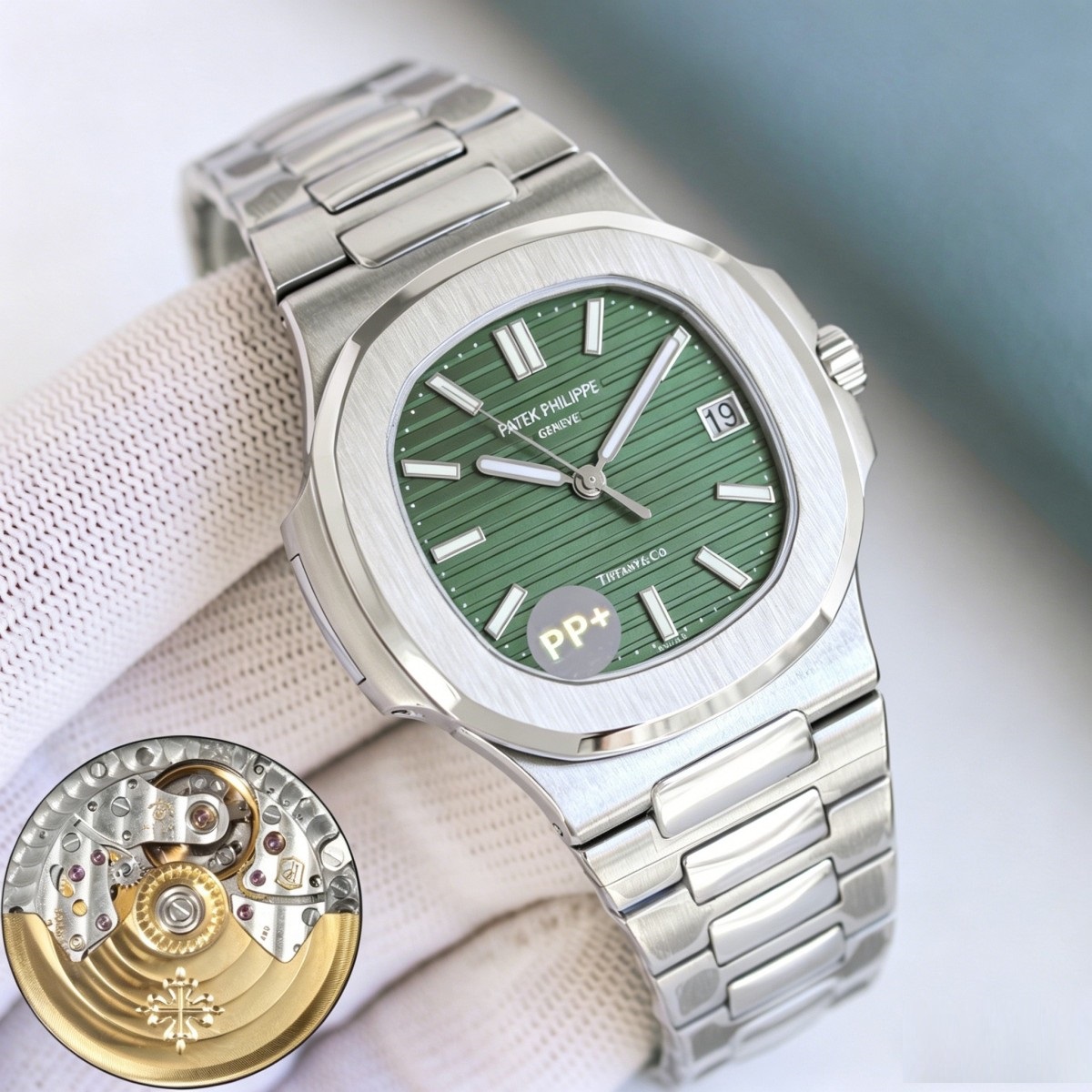 5711 Super Clone | Green Horizontally Embossed Dial & Integrated Bracelet