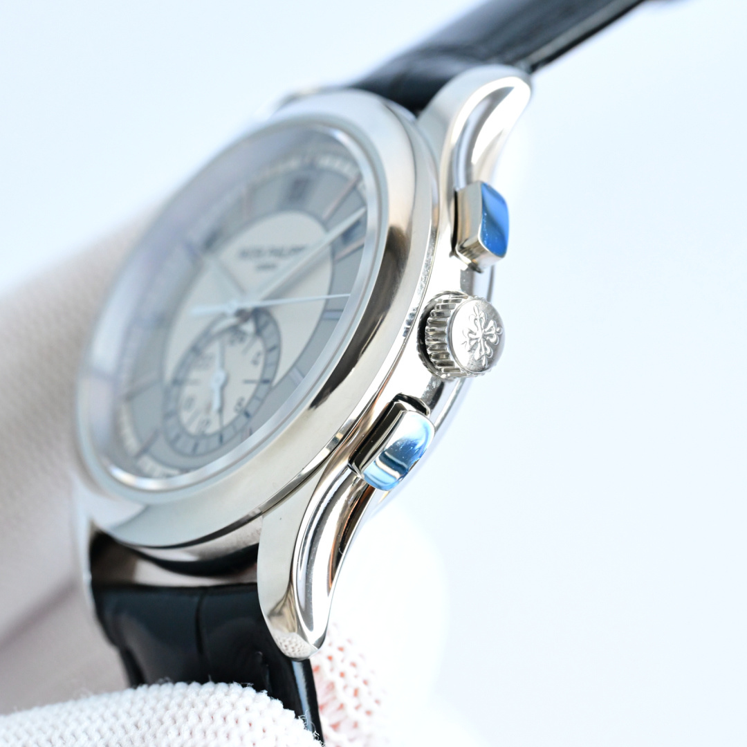 42mm Silver Sunburst Dial Multi-Function Chronograph Watch