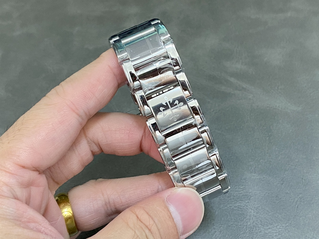 Patek Philippe 4910 1200A 010 Super Clone Elegant Lady Timepiece