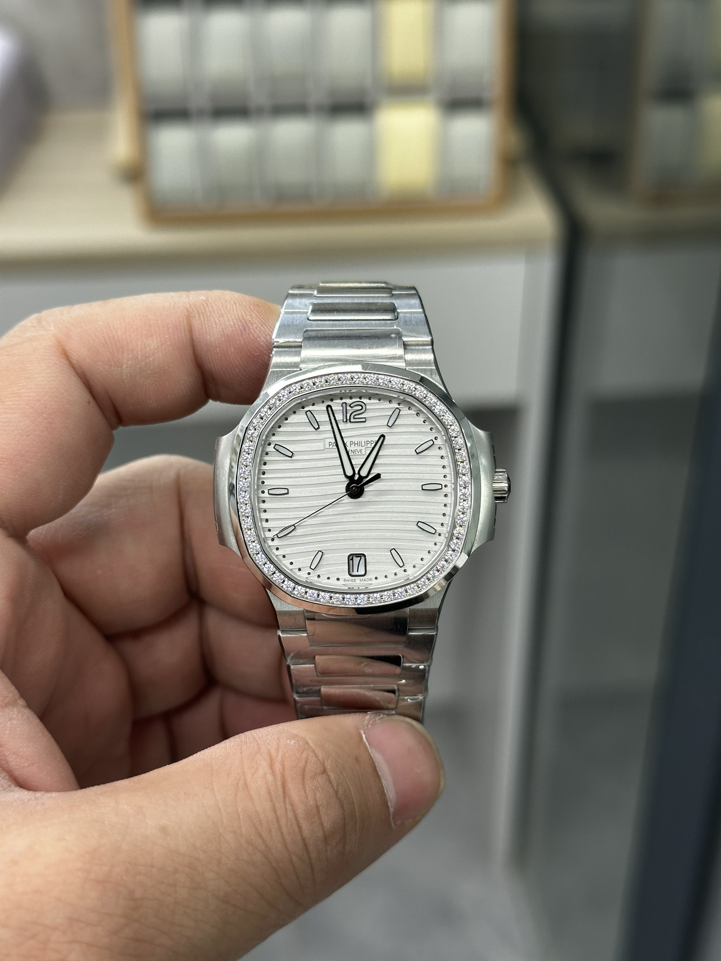 Nautilus 7118 1200A 010 Super Clone Silver White Dial Ladies Watch