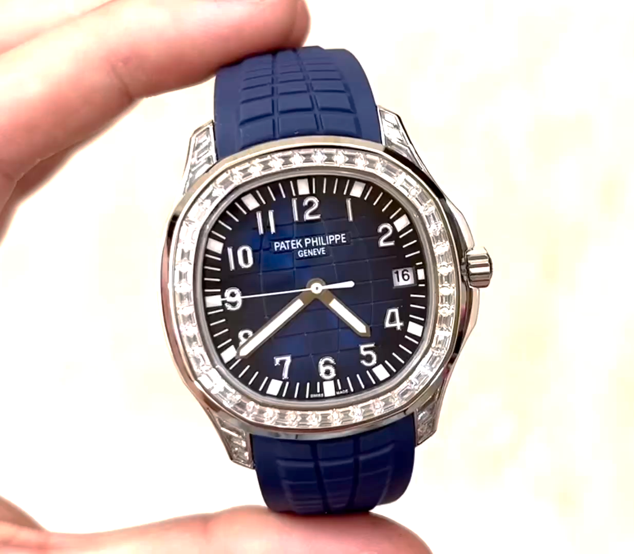 40.5MM Blue Dial Diamond‑Bezel Stainless Steel Casual Automatic Timepiece for Men
