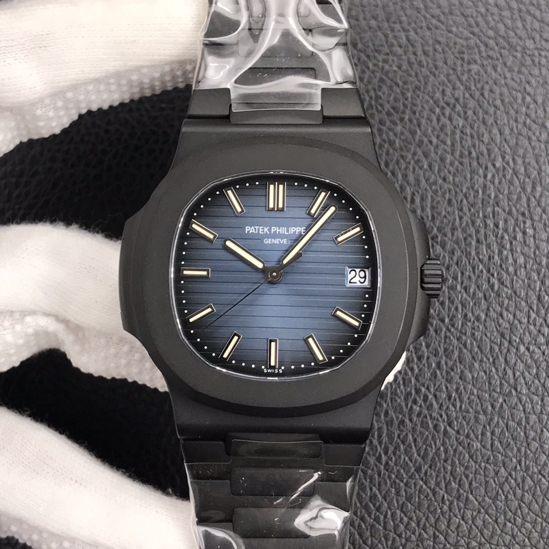 Nautilus 5711 Super clone – 40mm Blue Dial Black‑Titanium Mens Analog Watch
