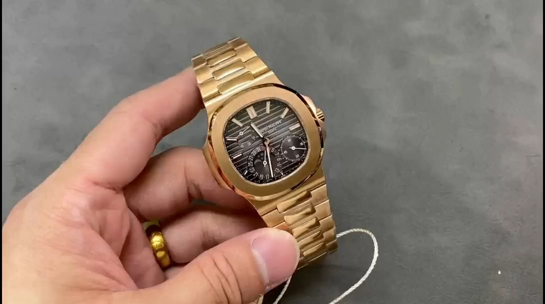 Nautilus 5712 Super Clone 40mm Gold‑Tone Titanium Stainless Steel Luxury Watch