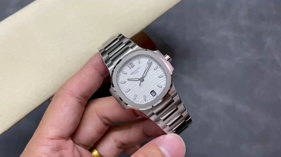 Nautilus 7118 1A 010 Super Clone Silver White Dial Ladies Watch