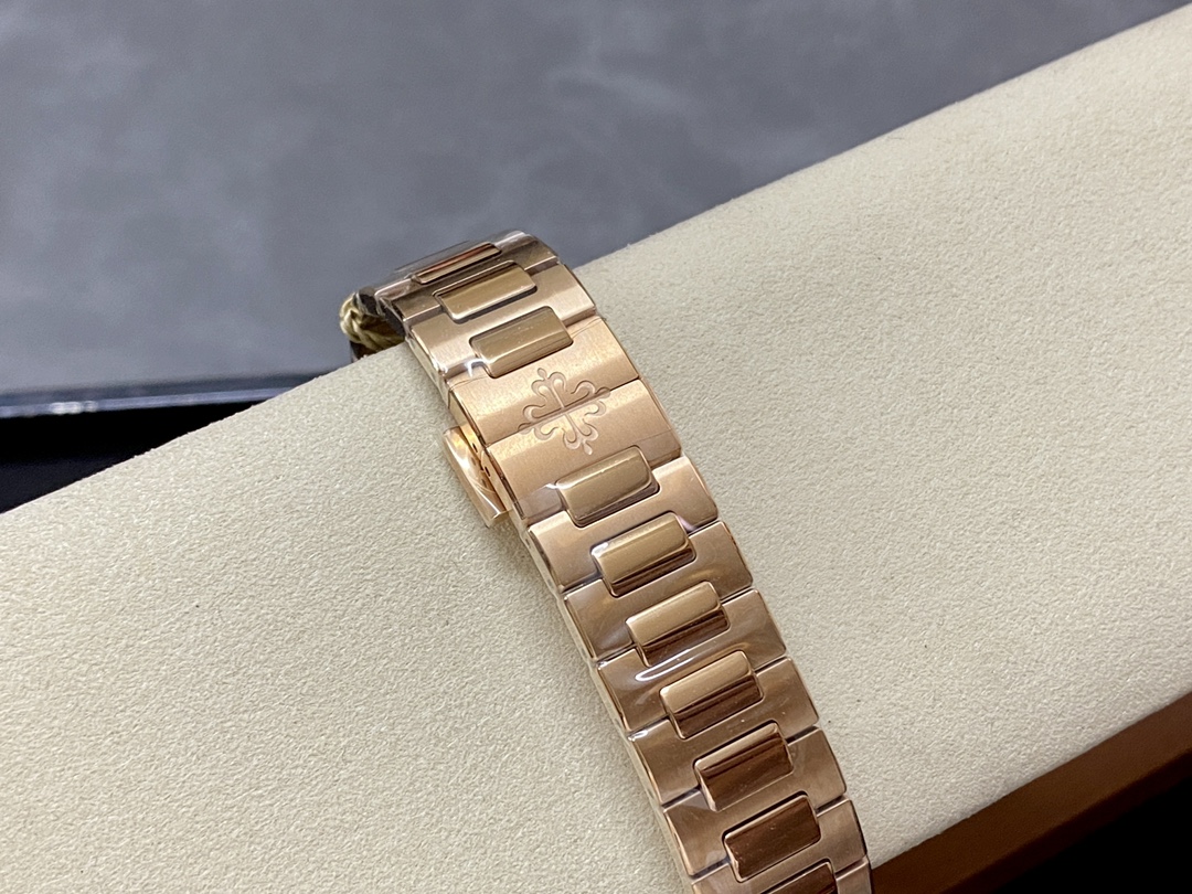 Nautilus 7118 1R 001 Super Clone Rose Gold Silver Dial Ladies Watch