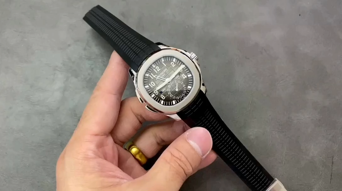 40MM Black Dial Silver‑Tone Stainless Steel Sports‑Luxury Casual Timepiece for Men