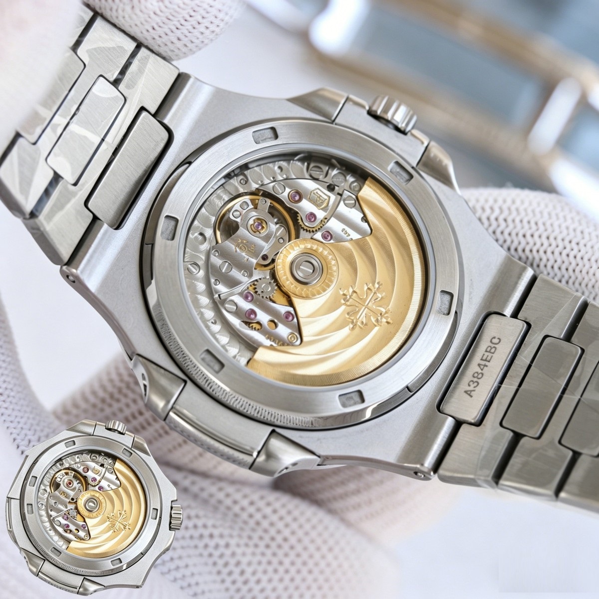 5711 Super Clone | Green Horizontally Embossed Dial & Integrated Bracelet