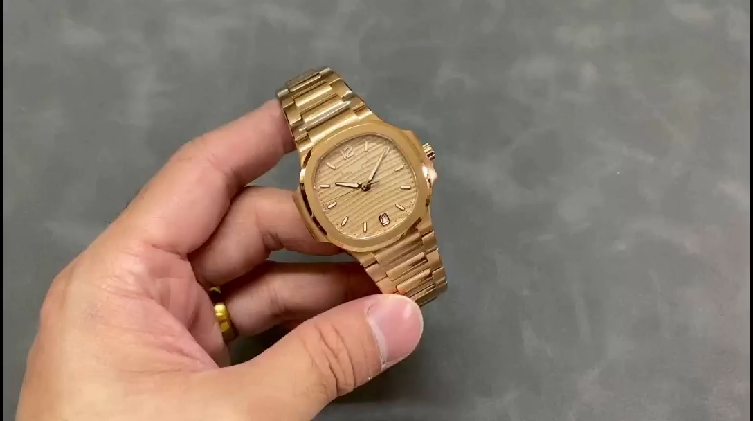 Nautilus 7118 Super clone – 40mm Gold Titanium Daily‑Wear Luxury Timepiece