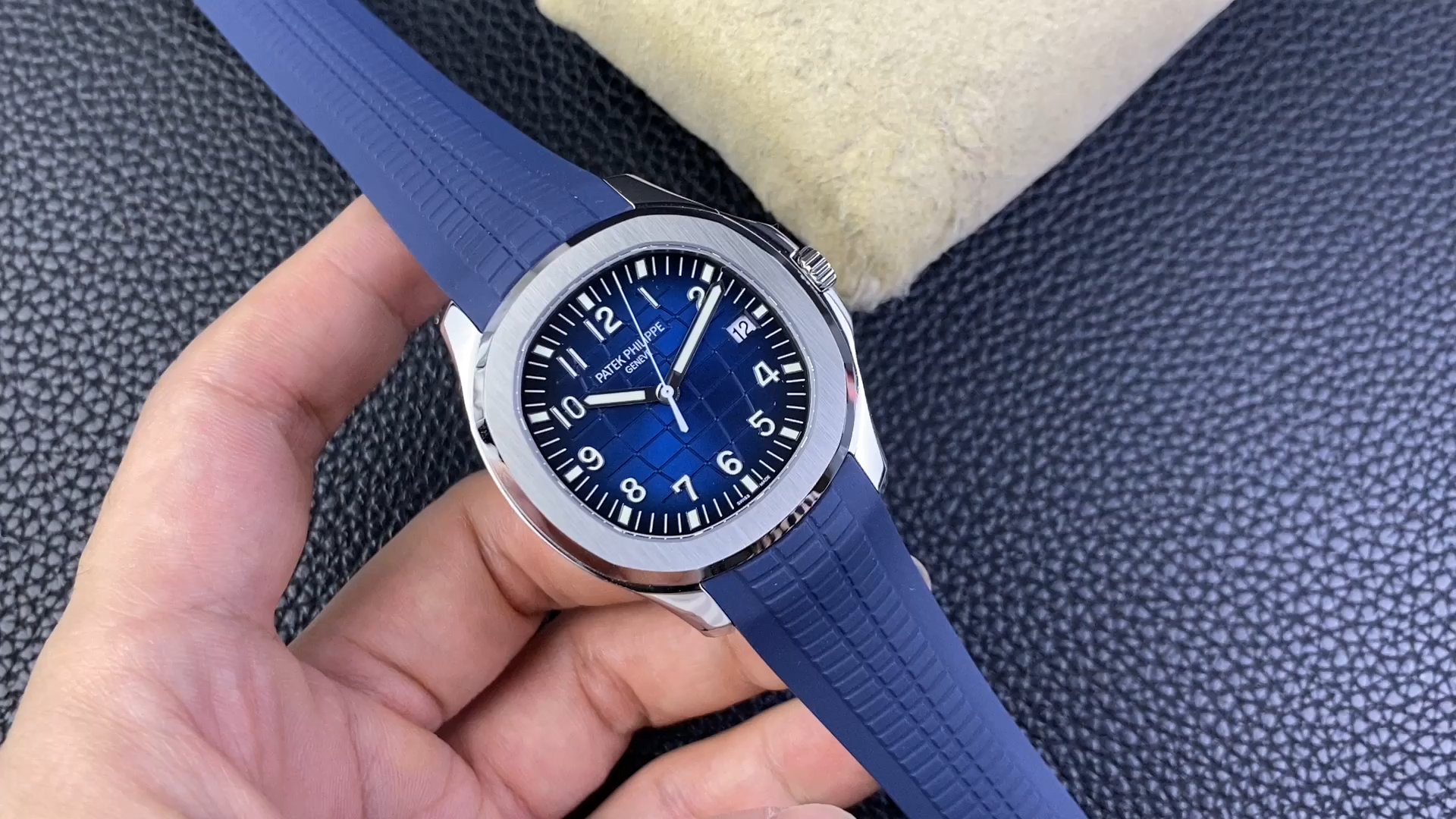 40MM Blue Dial Silver‑Tone Stainless Steel Slim Sports‑Luxury Timepiece for Men