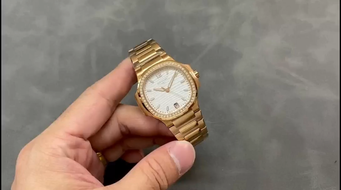 Nautilus 7118‑1200R‑001 Super Clone Titanium Gold Mens Luxury Wristwatch