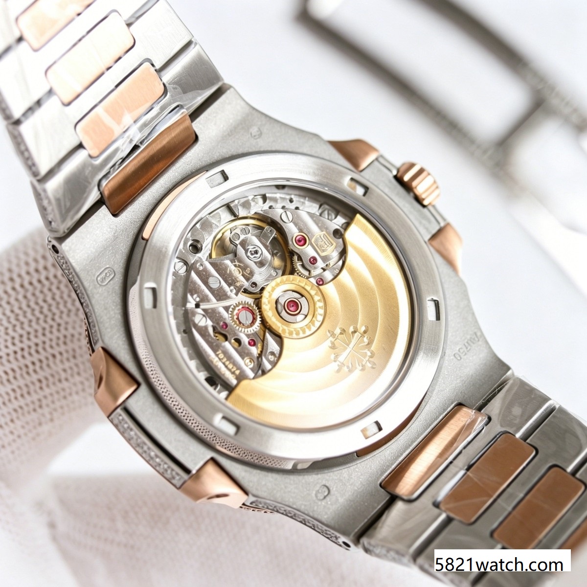 Full 18K Yellow Gold Diamond Watch – Nautilus-Inspired Racing Legacy in Pure Gold