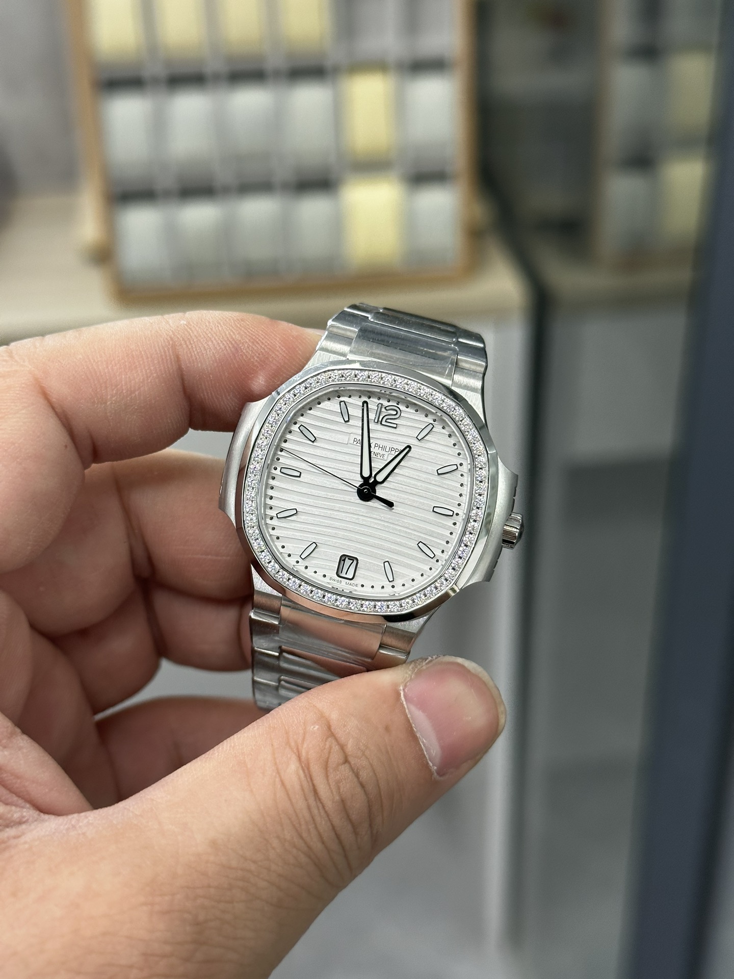 Nautilus 7118 1200A 010 Super Clone Silver White Dial Ladies Watch