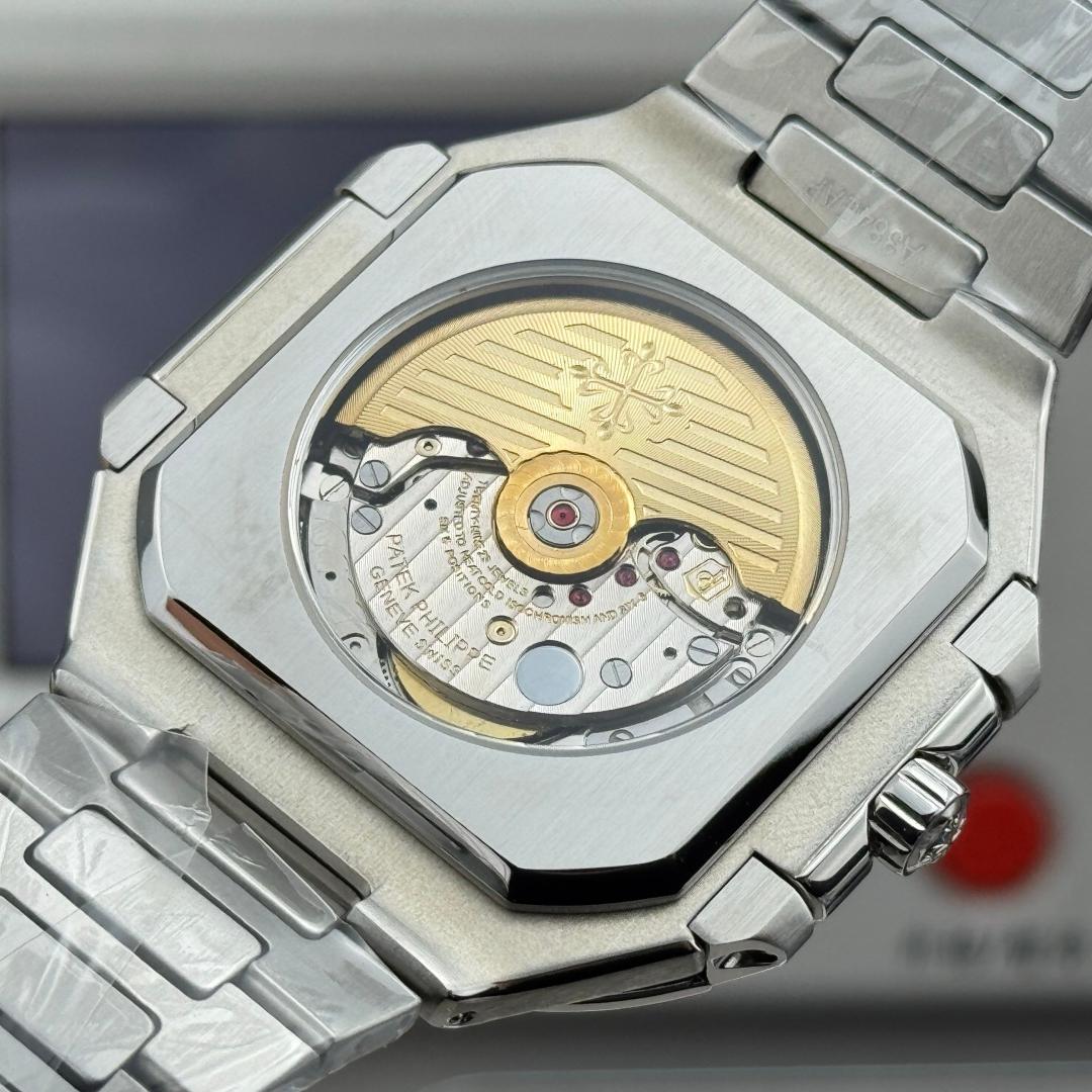 Square Nautilus-inspired 5821/1A-001 Super Clone