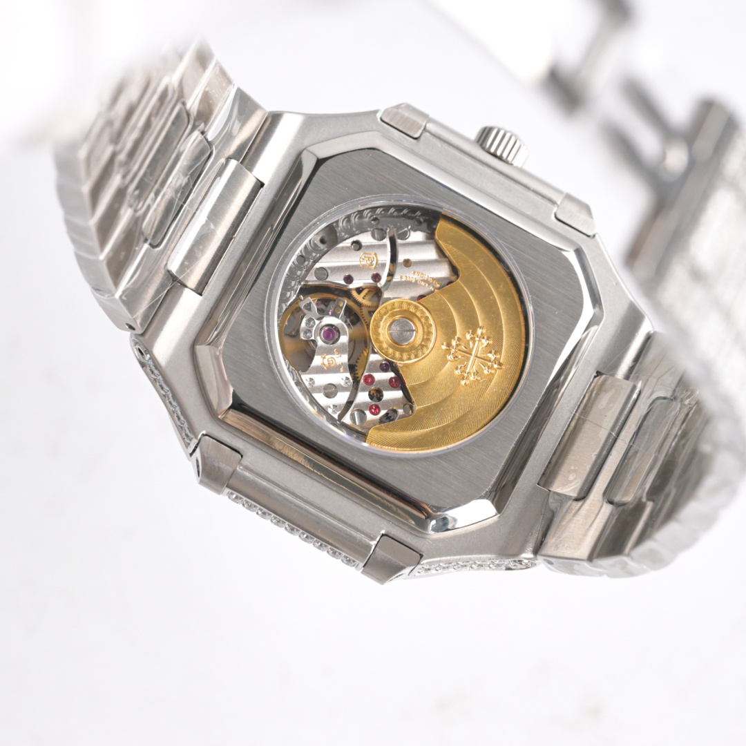 Square Nautilus-inspired 5821 Baguette Blue Sapphire Markers Full Pavé Diamond Super Clone